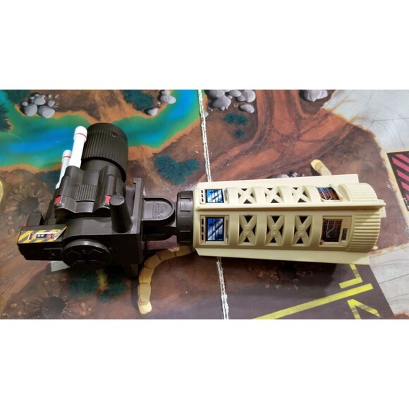 1995 Galoob Micro Machines Battle Zones Night Attack Search Light Tower & Mat - Picture 2 of 4